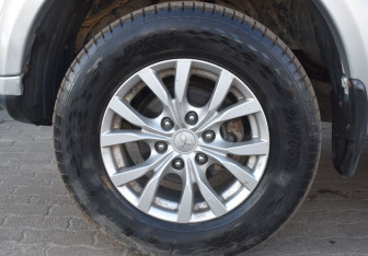 Подержанный автомобиль Mitsubishi Pajero Sport 2013 года (9 фото)