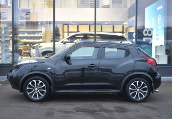 Подержанный автомобиль Nissan Juke 2012 года (8 фото)