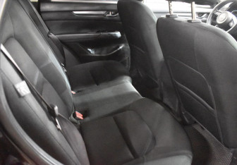 Подержанный автомобиль Mazda CX-5 2018 года (11 фото)