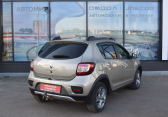Подержанный автомобиль Renault Sandero 2020 года (5 фото)