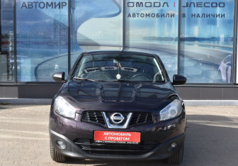 Подержанный автомобиль Nissan Qashqai 2013 года (2 фото)