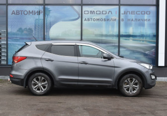 Подержанный автомобиль Hyundai Santa Fe 2013 года (4 фото)