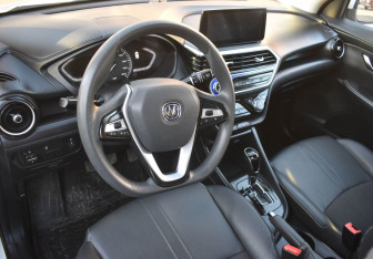 Подержанный автомобиль Changan Alsvin 2023 года (13 фото)