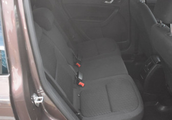 Подержанный автомобиль Skoda Yeti 2015 года (11 фото)