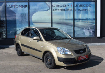 Подержанный автомобиль Kia Rio Sedan 2009 года (3 фото)