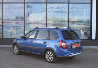 Подержанный автомобиль LADA (ВАЗ) Kalina Wagon 2017 года (7 фото)