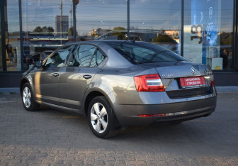 Подержанный автомобиль Skoda Octavia Liftback 2018 года (7 фото)