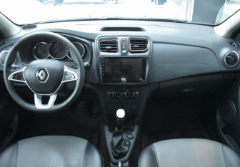 Подержанный автомобиль Renault Logan Sedan 2022 года (12 фото)