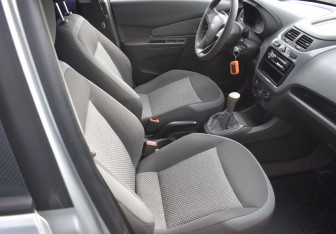 Подержанный автомобиль Chevrolet Cobalt Sedan 2013 года (10 фото)