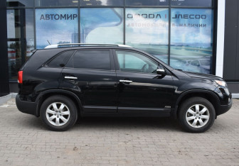 Подержанный автомобиль Kia Sorento 2011 года (4 фото)