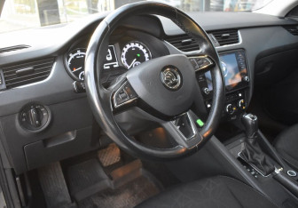 Подержанный автомобиль Skoda Octavia Liftback 2018 года (15 фото)