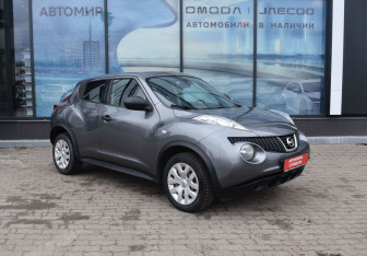 Подержанный автомобиль Nissan Juke 2014 года (3 фото)