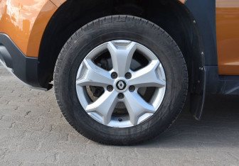 Подержанный автомобиль Renault Duster 2022 года (9 фото)