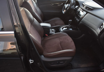 Подержанный автомобиль Nissan X-Trail 2020 года (10 фото)