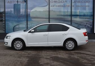 Подержанный автомобиль Skoda Octavia Liftback 2016 года (8 фото)