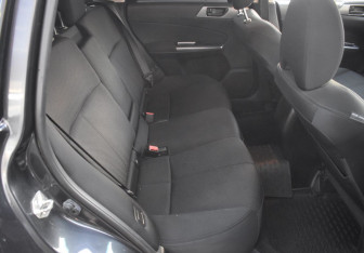 Подержанный автомобиль Subaru Forester Suv 2012 года (11 фото)