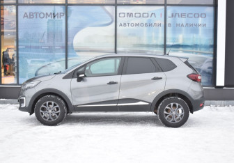 Подержанный автомобиль Renault Kaptur 2019 года (8 фото)