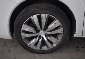 Подержанный автомобиль Peugeot 3008 2014 года (9 фото)