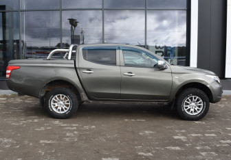 Подержанный автомобиль Mitsubishi L200 2015 года (4 фото)