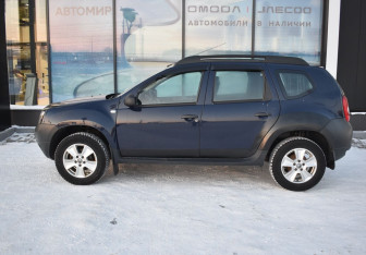 Подержанный автомобиль Renault Duster 2014 года (8 фото)