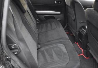 Подержанный автомобиль Nissan X-Trail 2013 года (11 фото)