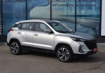 Подержанный автомобиль BAIC X35 2023 года (3 фото)