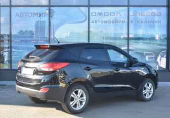 Подержанный автомобиль Hyundai ix35 2013 года (5 фото)