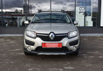 Подержанный автомобиль Renault Sandero 2018 года (2 фото)