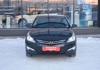 Подержанный автомобиль Hyundai Solaris Sedan 2014 года (2 фото)