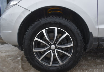 Подержанный автомобиль Hyundai Santa Fe 2008 года (9 фото)