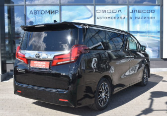 Подержанный автомобиль Toyota Alphard 2019 года (5 фото)
