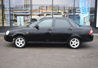 Подержанный автомобиль LADA (ВАЗ) Priora Sedan 2013 года (8 фото)