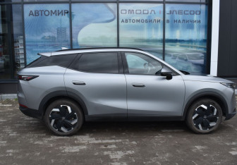 Подержанный автомобиль Omoda C7 2025 года (4 фото)