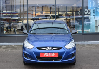 Подержанный автомобиль Hyundai Solaris Sedan 2012 года (2 фото)