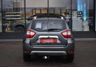 Подержанный автомобиль Nissan Terrano 2017 года (6 фото)