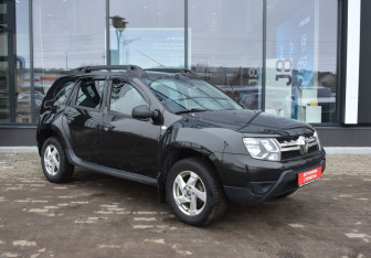 Подержанный автомобиль Renault Duster 2018 года (3 фото)