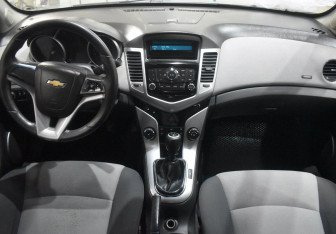 Подержанный автомобиль Chevrolet Cruze Sedan 2009 года (12 фото)