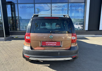 Подержанный автомобиль Skoda Yeti 2012 года (6 фото)