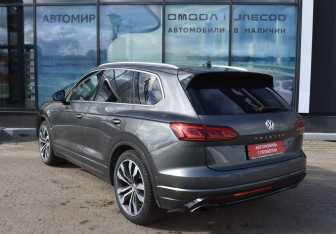 Подержанный автомобиль Volkswagen Touareg 2018 года (7 фото)