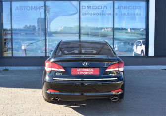 Подержанный автомобиль Hyundai i40 Sedan 2013 года (6 фото)