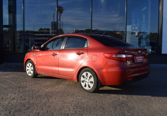 Подержанный автомобиль Kia Rio Sedan 2014 года (7 фото)