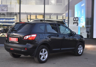 Подержанный автомобиль Nissan Qashqai 2013 года (5 фото)