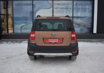 Подержанный автомобиль Skoda Yeti 2012 года (6 фото)