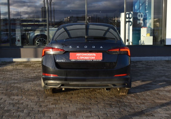 Подержанный автомобиль Skoda Rapid Liftback 2022 года (6 фото)