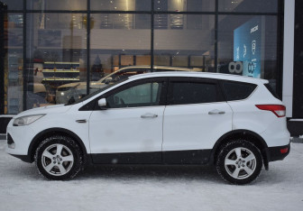Подержанный автомобиль Ford Kuga 2014 года (8 фото)