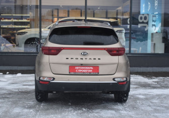 Подержанный автомобиль Kia Sportage 2018 года (6 фото)