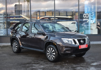 Подержанный автомобиль Nissan Terrano 2020 года (3 фото)