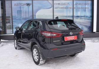 Подержанный автомобиль Nissan Qashqai 2021 года (7 фото)