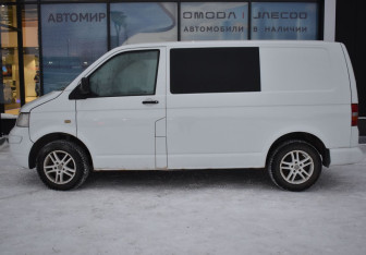 Подержанный автомобиль Volkswagen Transporter Minivan 2007 года (8 фото)