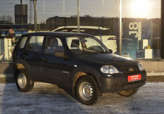 Подержанный автомобиль Chevrolet Niva 2014 года (3 фото)